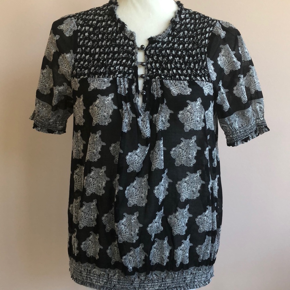 Joie Black/Gray smocked short sleeve cotton top